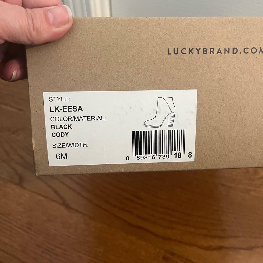 Woman’s lucky brand Basel mid bootie size 6